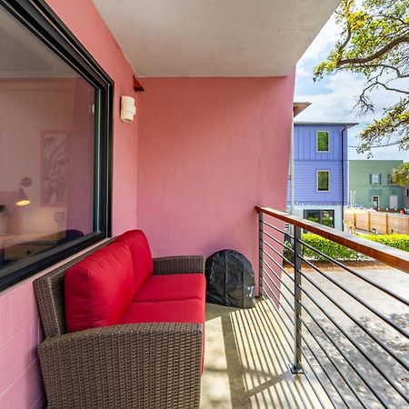 Boutique Vera Hotel In The Heart Of Folly Beach Eksteriør bilde