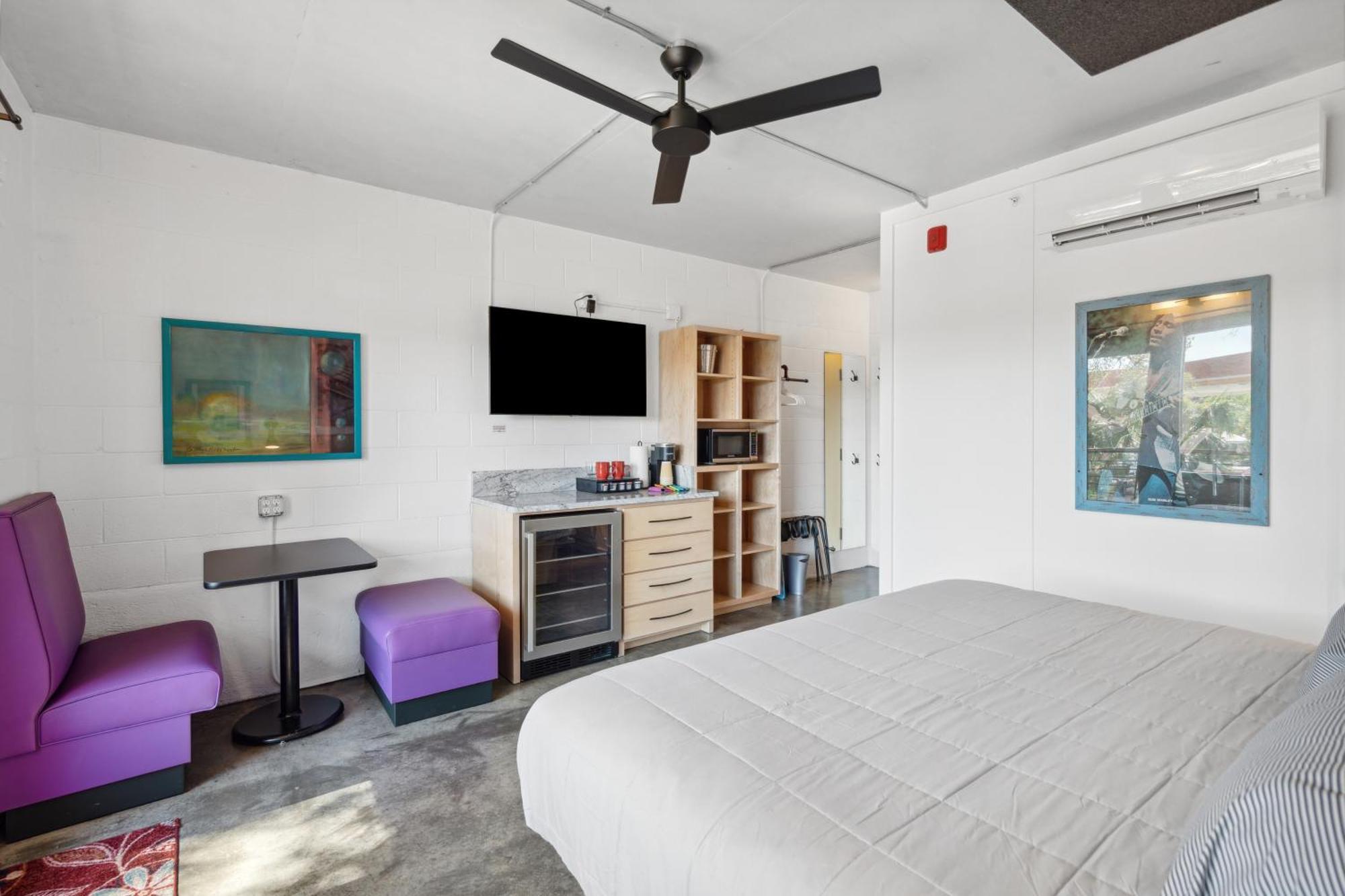 Boutique Vera Hotel In The Heart Of Folly Beach Eksteriør bilde