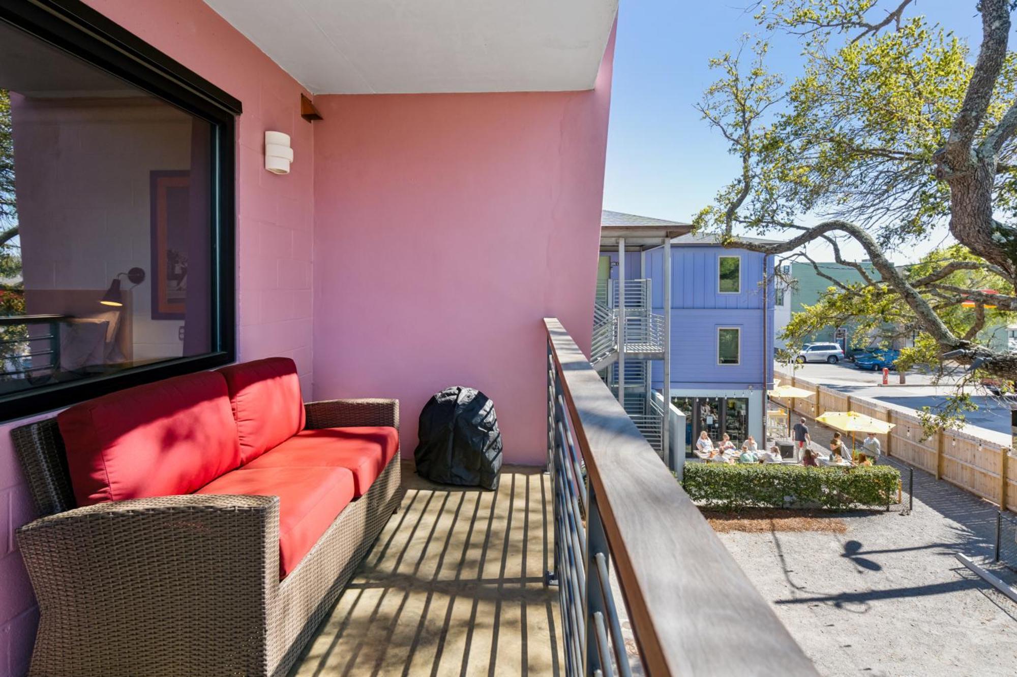 Boutique Vera Hotel In The Heart Of Folly Beach Eksteriør bilde